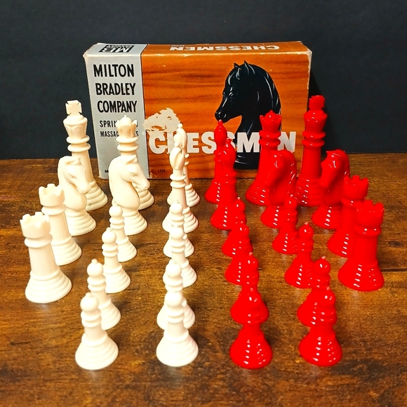 Vintage 1958 Chessmen By Milton Bradley Company “4807” Made in USA, Red & White - Picture 1 of 8